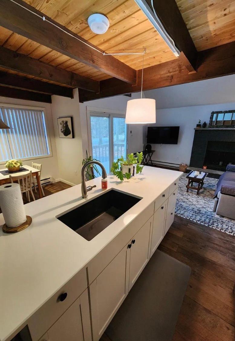 Cozy In The Heart Of The Poconos * Tobyhanna