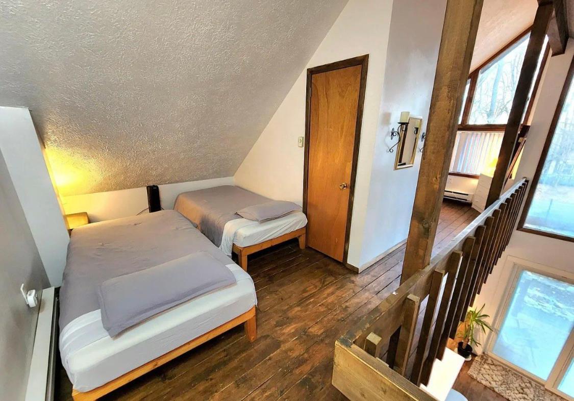 Cozy In The Heart Of The Poconos Chalet Tobyhanna