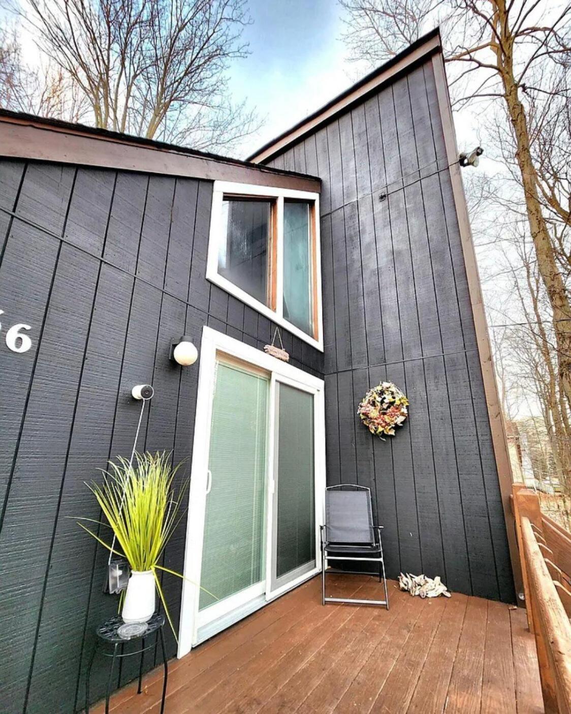 Chalet Cozy In The Heart Of The Poconos *